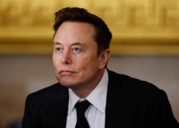 Elon Musk denunță o încălcare gravă a democrației în România: Călin Georgescu, reținut abuziv!