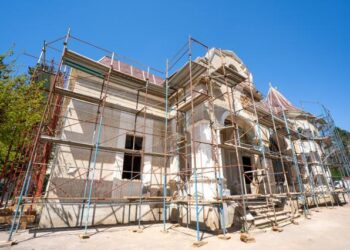 Consiliul Județean Suceava sprijină cu 1,2 milioane de lei reabilitarea clădirii de patrimoniu „Casa Tatos” din Fălticeni