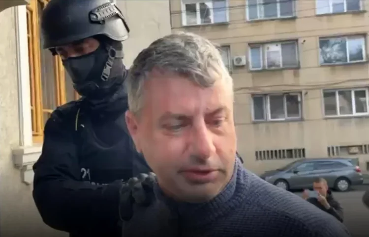 Caz de o brutalitate rară în Iași! Și-a atacat fosta soție cu ciocanul, după care i-a dat foc, fără regrete: „Am vrut să o omor. Nu-mi pare rău!”