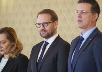 Concurență mare în USR, după mătrășirea lui Lasconi! Cine vrea să pună mâna pe partidul dosiștilor?