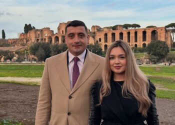 Cine este și cu ce se ocupă soția lui George Simion? Ilinca și liderul AUR așteaptă împreună o fetiță!