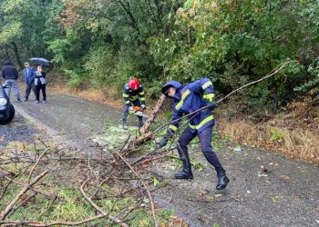 A venit potopul! Pompieri din patru județe, trimiși la Vaslui!