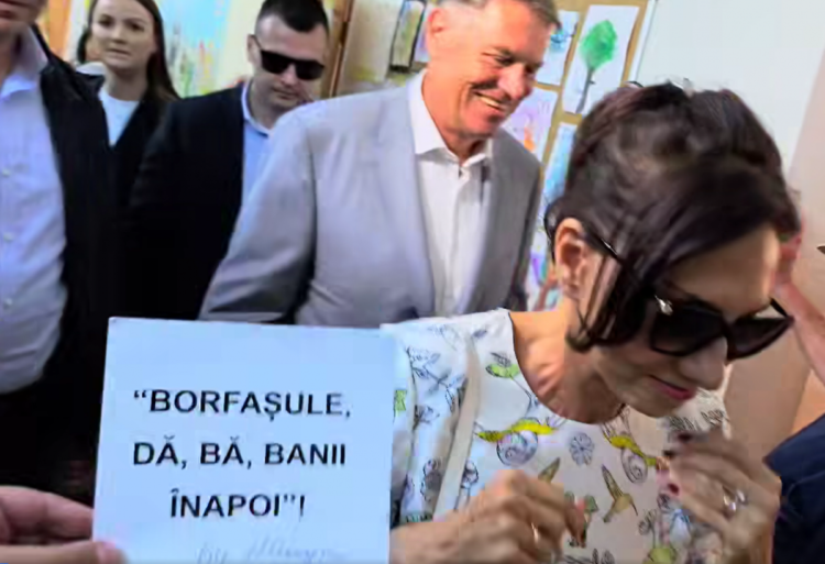 Klaus Iohannis, așteptat de Marian Ceaușescu la secția de vot: ‘Borfașuleeee, dă, bă, banii înapoi!’