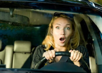 O mamă „foarte” grijulie”! Nemțeanca și-a călcat copilul în vârstă de numai 11 ani! Ce a urmat?