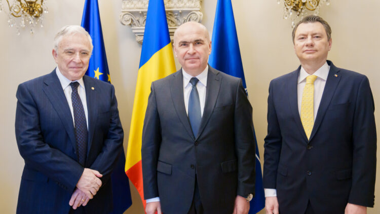 Mugur Isărescu îl ridică în slăvi pe Ilie Bolojan: „Cel mai bun program de guvernare din 35 de ani!”