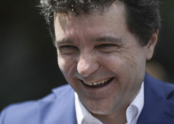 Nicuşor Dan şi-a depus declaraţia de avere. A trecut și numele persoanelor care i-au dat bani în campanie