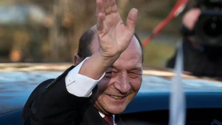 Traian Băsescu, operat pe inimă la Paris! Care este starea fostului președinte?