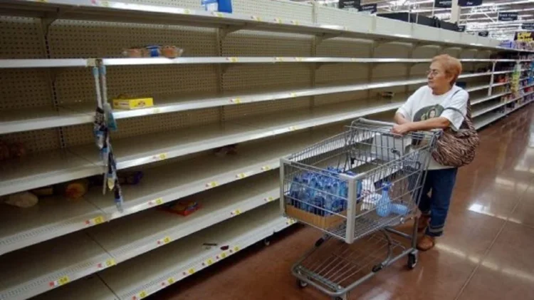 Din cauză că s-a inundat Salina Praid, ungurii au golit rafturile!