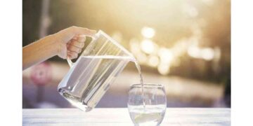 Adevărata față a postului exclusiv cu apă: risc uriaș ascuns în trendul viral