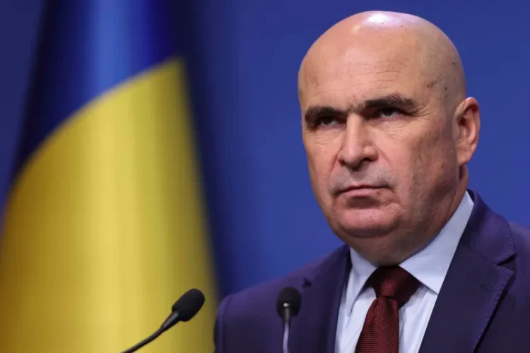 Ești în concediu de creștere și îngrijire copil? Guvernul îți va impune să plătești 2430 lei/ an ca să beneficiezi de asigurare de sănătate. Altfel, rămâi fără