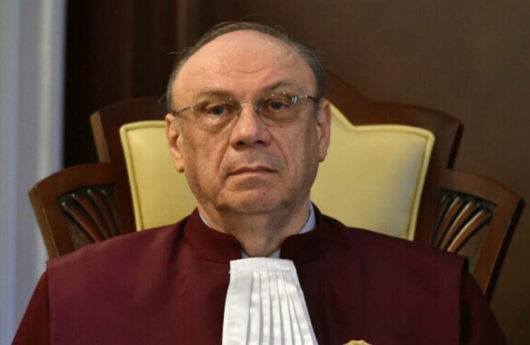 Marian Enache, președintele CCR, și-a ieșit din minți după ce în presă s-a dezvăluit că va lua 180.000 primă de pensionare!