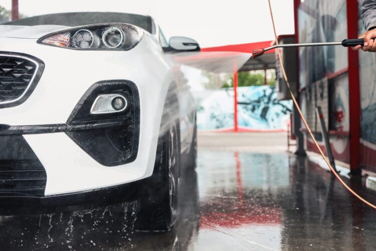 Cum influențează locația succesul unei francize de spălătorie auto self service