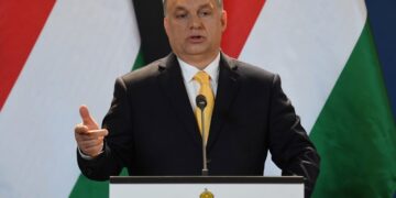 Alegători maghiari din Transilvania își duc voturile direct în Ungaria: cum funcționează procesul