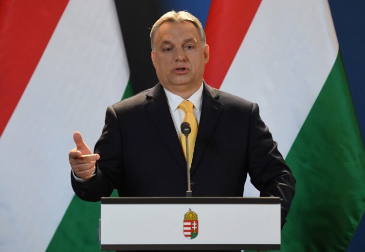 Alegători maghiari din Transilvania își duc voturile direct în Ungaria: cum funcționează procesul