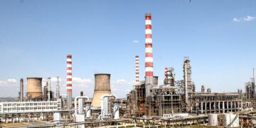 De ce rămâne blocată rafinăria Petrotel Lukoil: sancțiuni, riscuri bancare și lipsa unei derogări clare