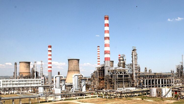 De ce rămâne blocată rafinăria Petrotel Lukoil: sancțiuni, riscuri bancare și lipsa unei derogări clare